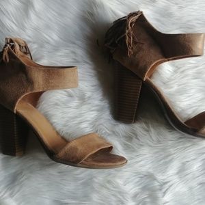 Heart in D Chestnut Sandal with fringe